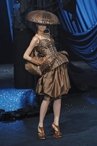 Look 17